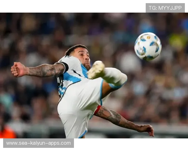 内马尔外脚背精传制造完美射门机会